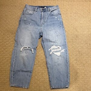 LEVI’S Barrel crop black label jeans